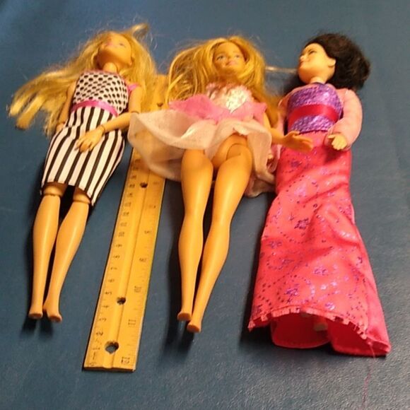 Fashion Mattel 2014 and 2015 Dolls Set with Pink and Purple Dresses - Picture 3 of 3